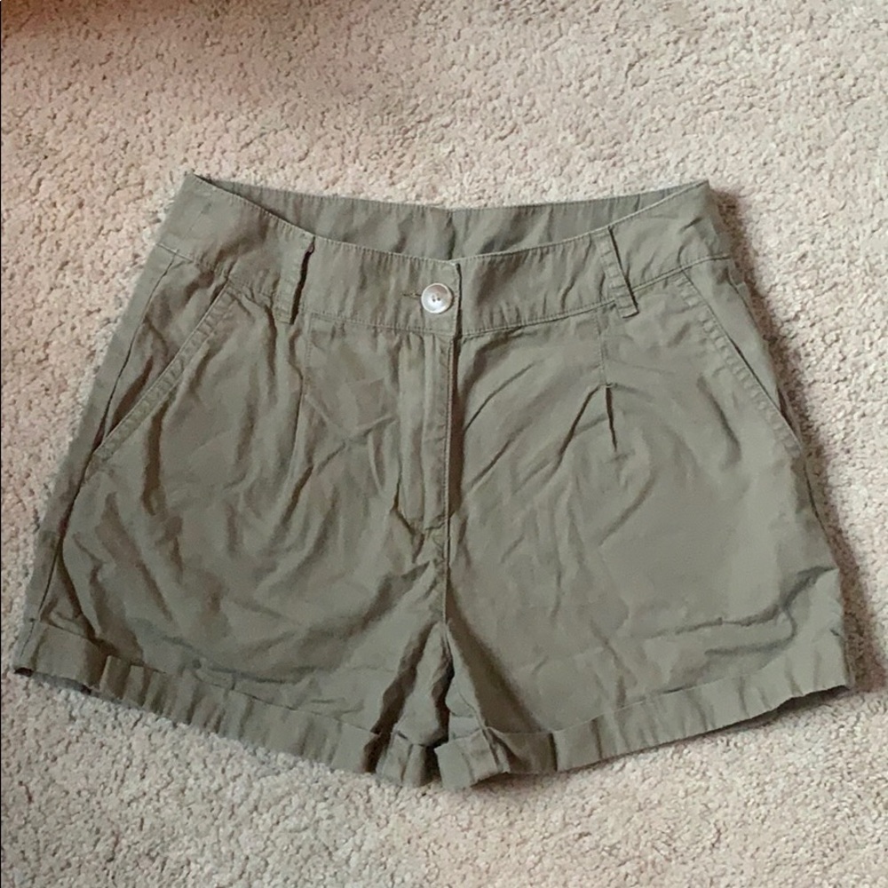 Forever 21 khaki shorts